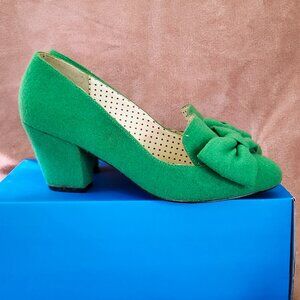 BAIT Modest Heels w/ Bow Wool / Felt Texture, Mint Green, Size 10